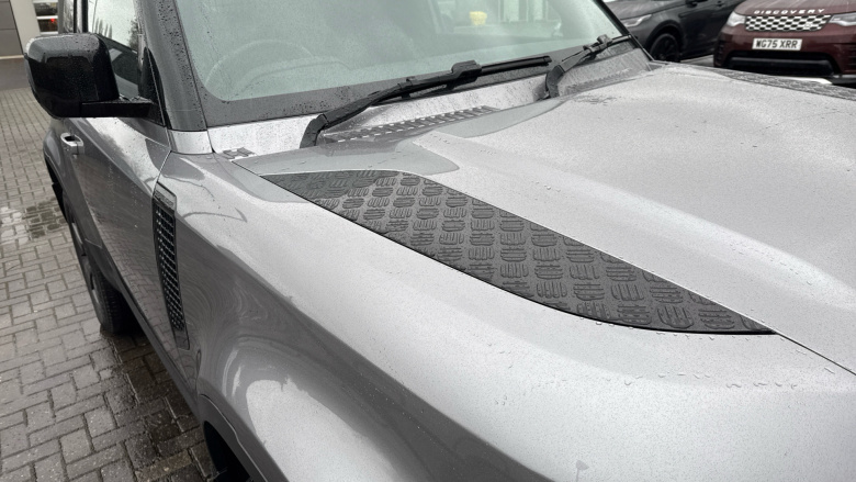 Land Rover Defender 90 Diesel 3.0 D250 Hard Top SE Auto